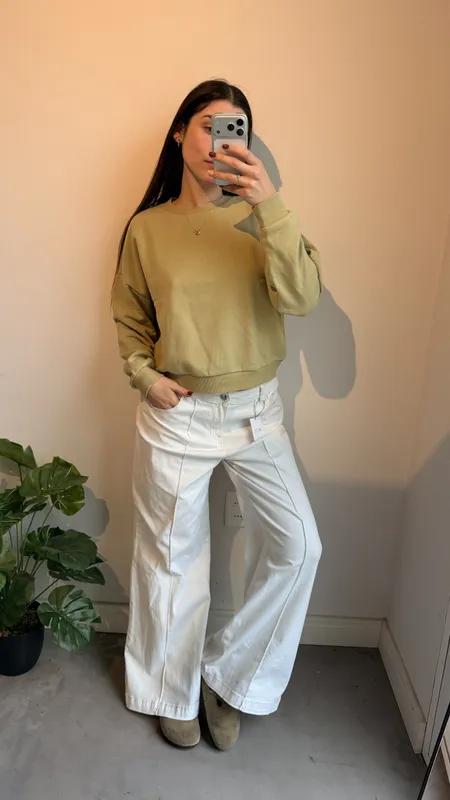 Jeans blanco con linea adelante ancho talle 44