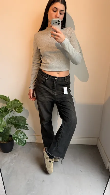 Jeans negro ancho talle 42