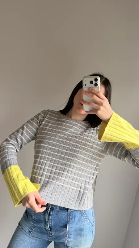 Buzo gris mangas fluor talle m