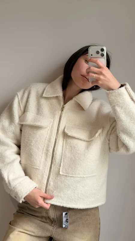 Campera blanca con dorado only
