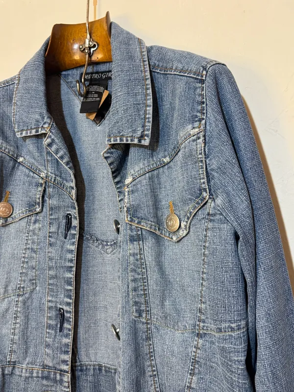 Campera jean bolsillos grandes