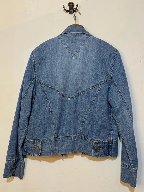 Campera jean bolsillos grandes