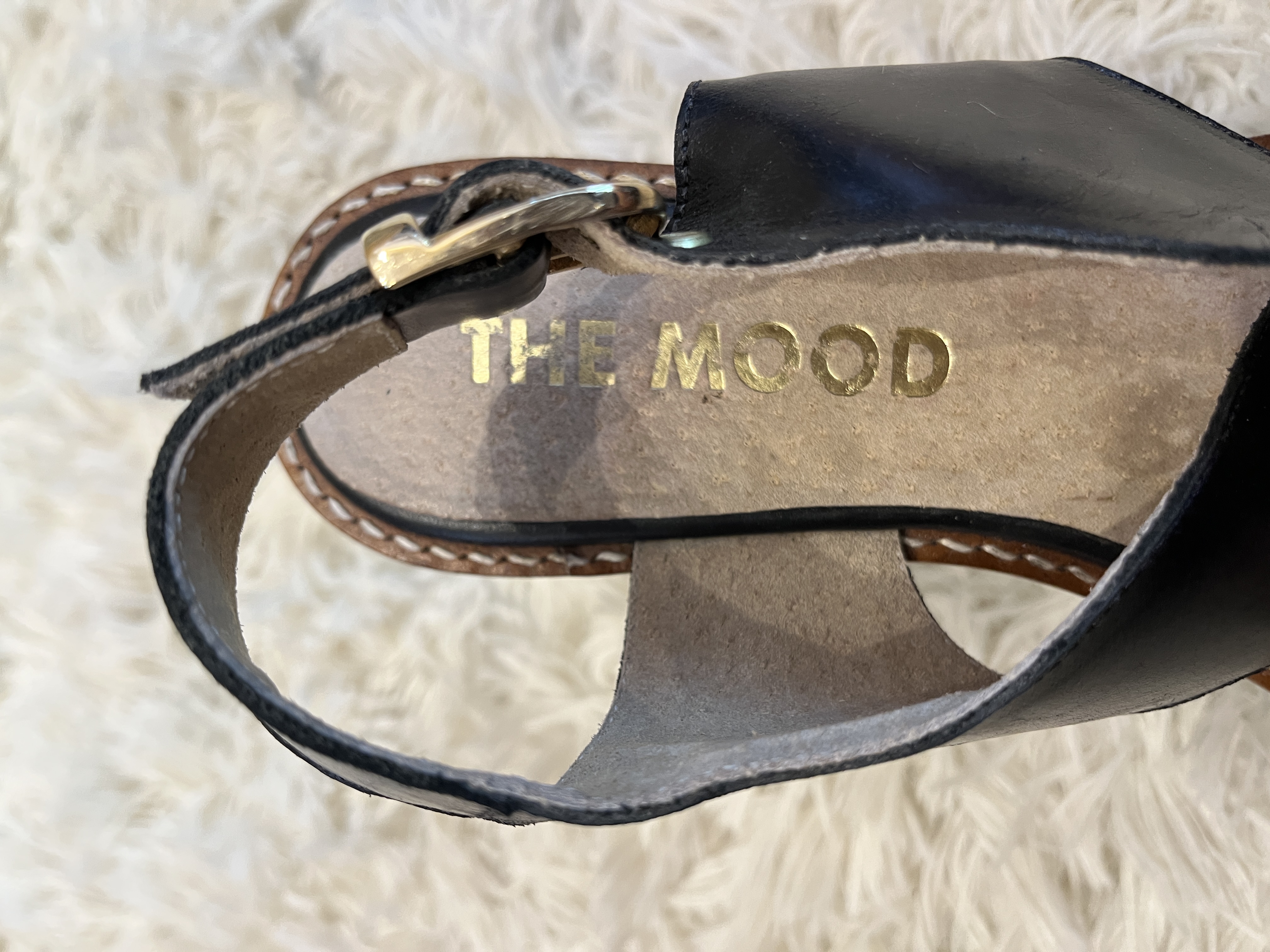 Sandalia tira cruzada