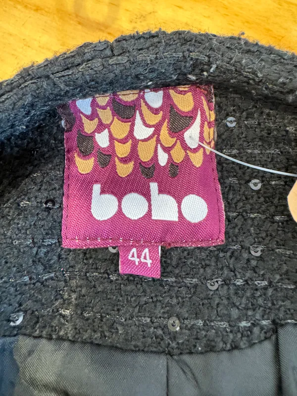 Chaqueta negra paño y lentejuelas
