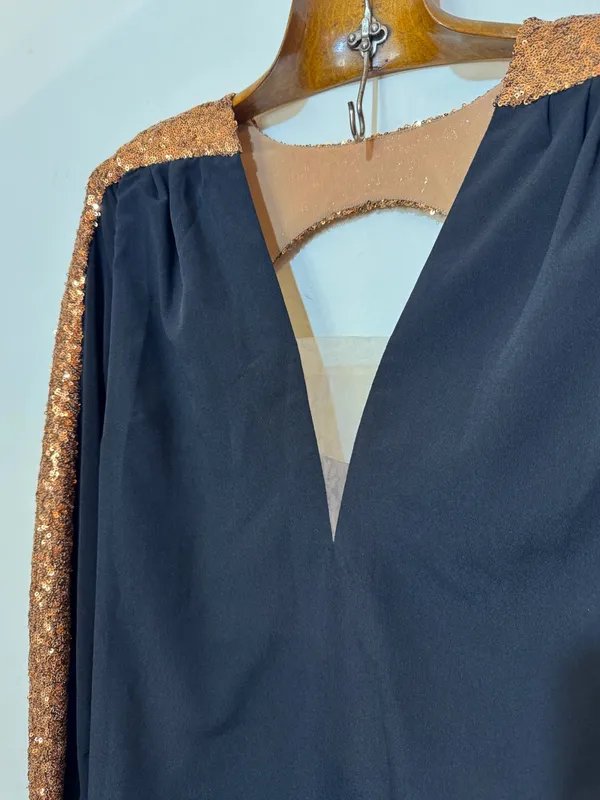 Vestido negro manga larga lentejuelas