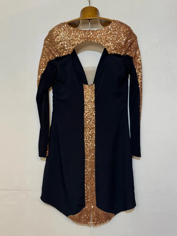 Vestido negro manga larga lentejuelas