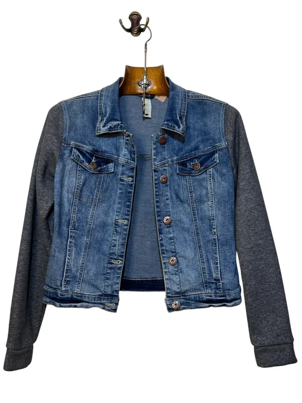 Campera de jean mangas jogging