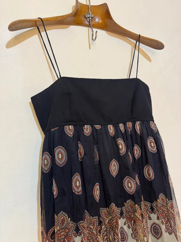 Vestido negro estampado 