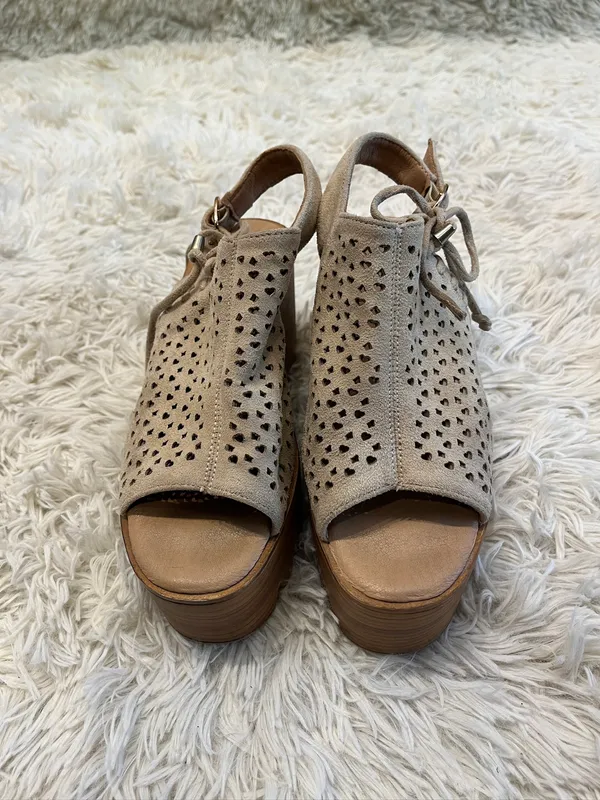 Zuecos gamuza y plataforma