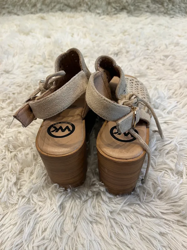 Zuecos gamuza y plataforma
