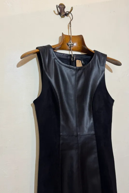 Vestido negro eco cuero y gamusina