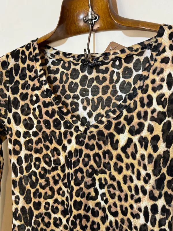 Remera animal print transparente