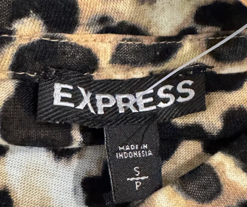 Remera animal print transparente