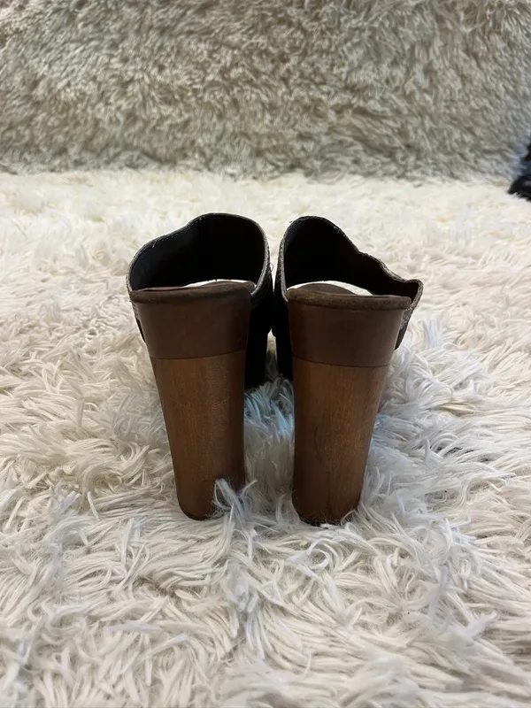 Sandalias cuero tiras