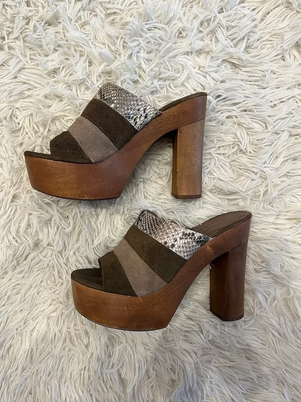 Sandalias cuero tiras