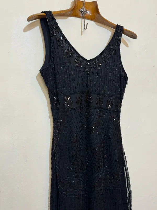 Vestido negro bordado lentejuelas