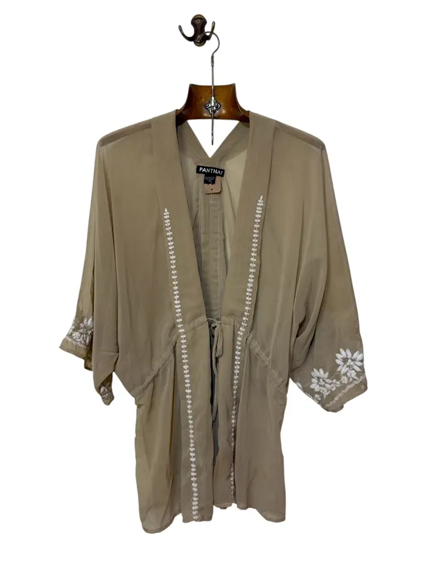 Kimono beige con bordado