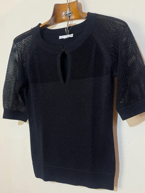 Bucito hilo negro manga calada