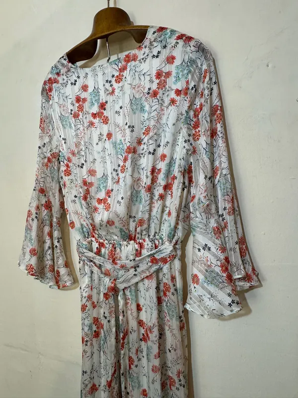 Vestido floreado cintura fruncida