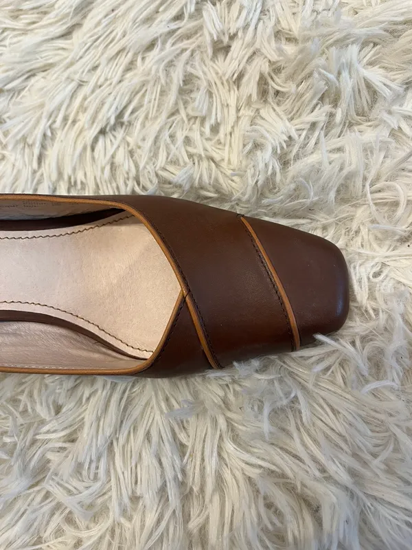 Zapato cuero marrón taco