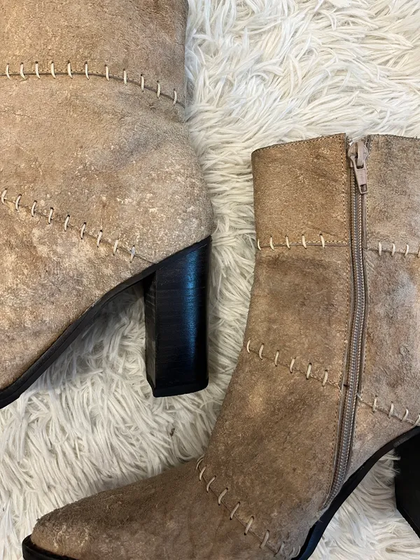 Bota cuero beige pespunte