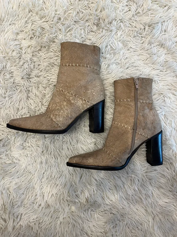 Bota cuero beige pespunte