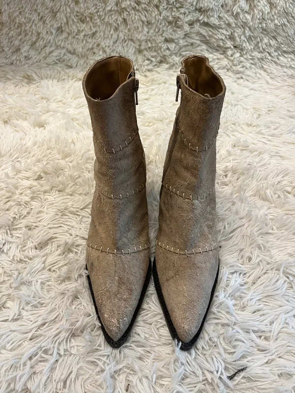 Bota cuero beige pespunte