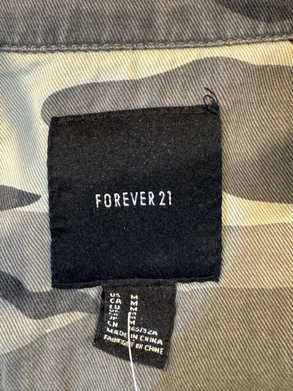 Campera liviana camuflada