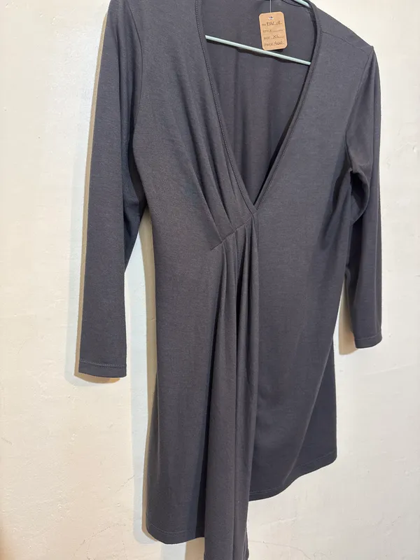 Remera modal gris