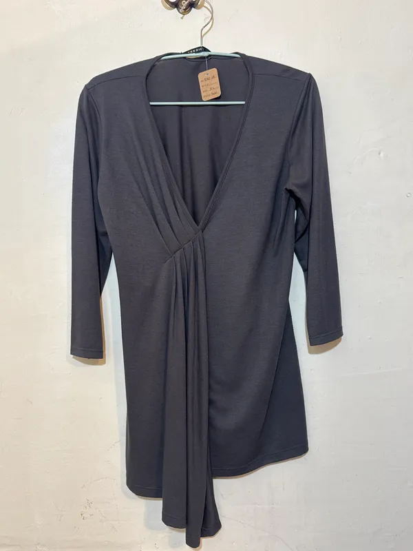 Remera modal gris