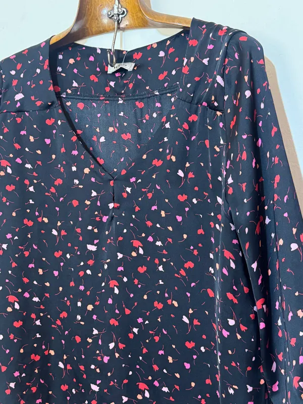 Blusa seda negra estampada