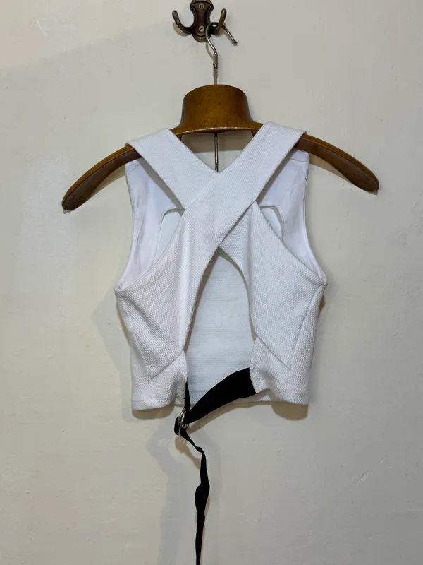 Top blanco lazo espalda