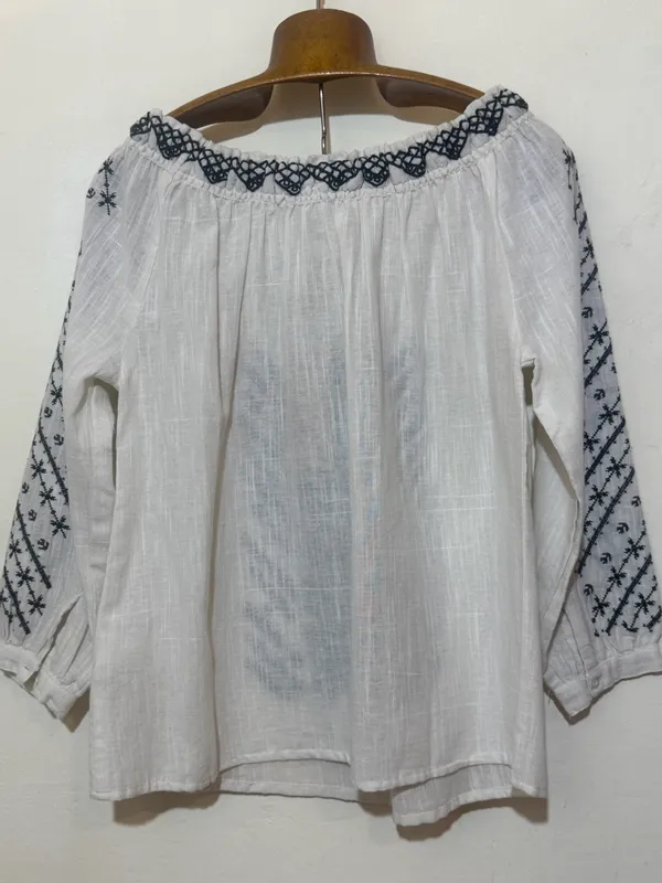 Blusa lino bordada