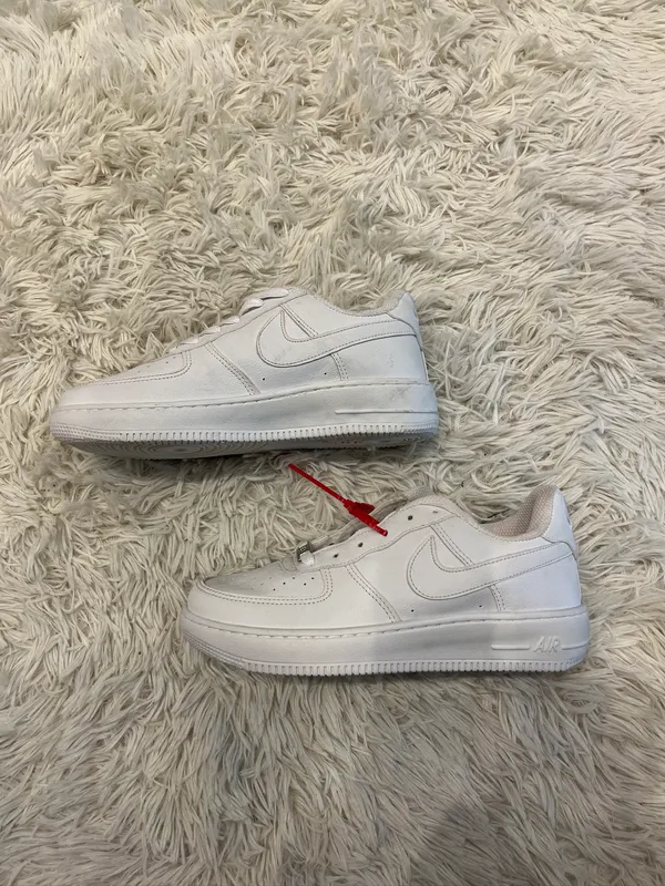 NIKE AIR FORCE BLANCOS