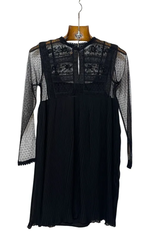 Vestido encaje plisado