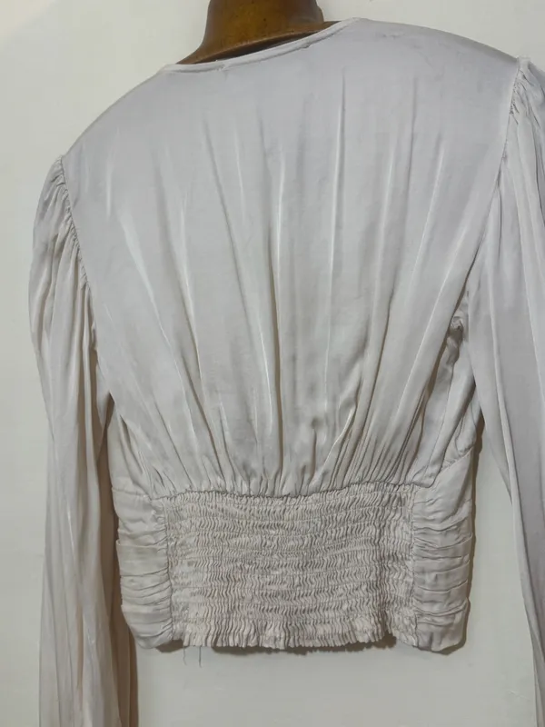 Blusita blanca satén