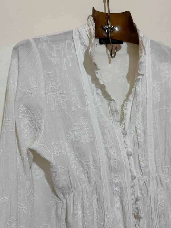 Saquito bordado blanco