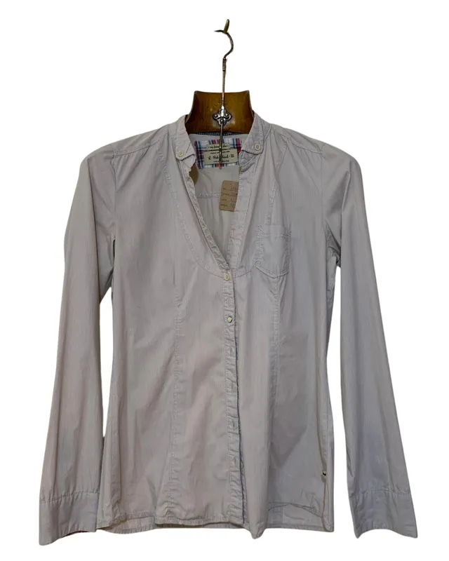 Camisa escote v rayada