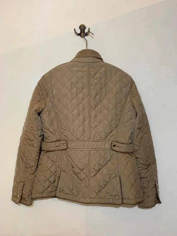 CAMPERA MARRÓN CAPITONEADA