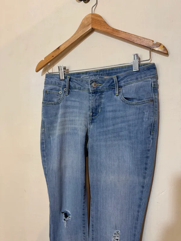 Jean con rotura OLD NAVY