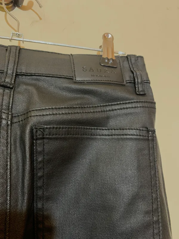 Pantalón eco cuero negro