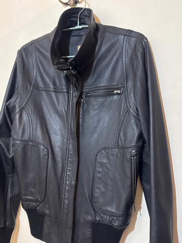 Campera de cuero negra vintage