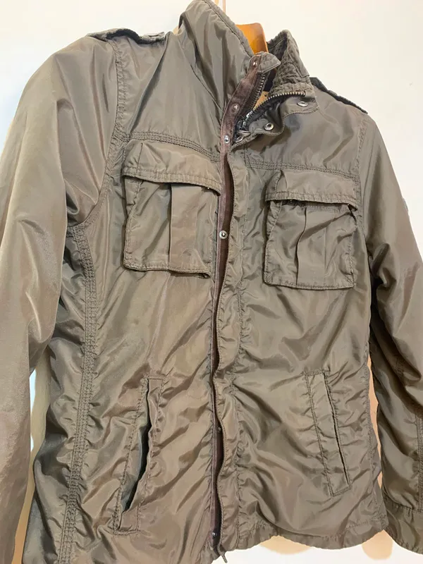 Campera nylon verde militar