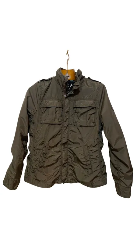 Campera nylon verde militar