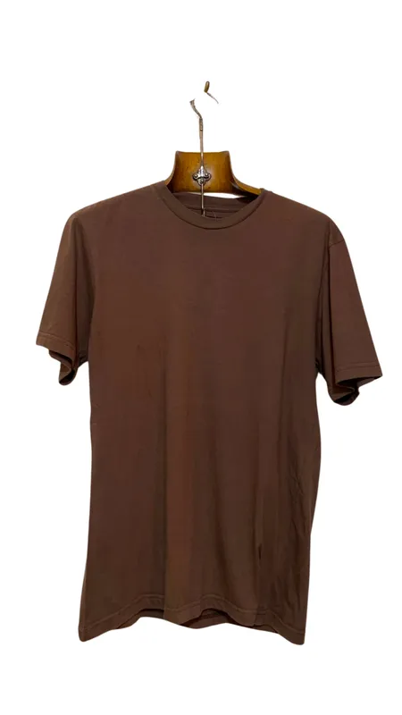 Remera marrón con estampa