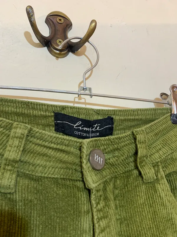 Pantalon de pana verde oliva