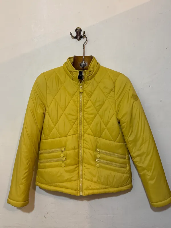 Campera nylon amarilla