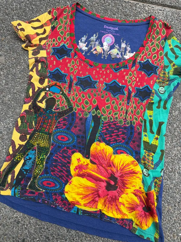 REMERA DESIGUAL x CIRQUE DU SOLEIL