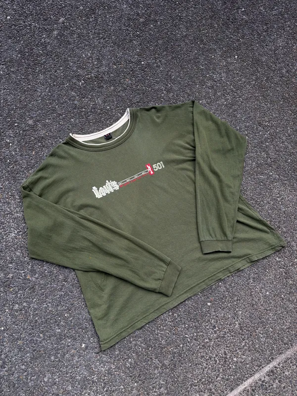 REMERA LEVIS