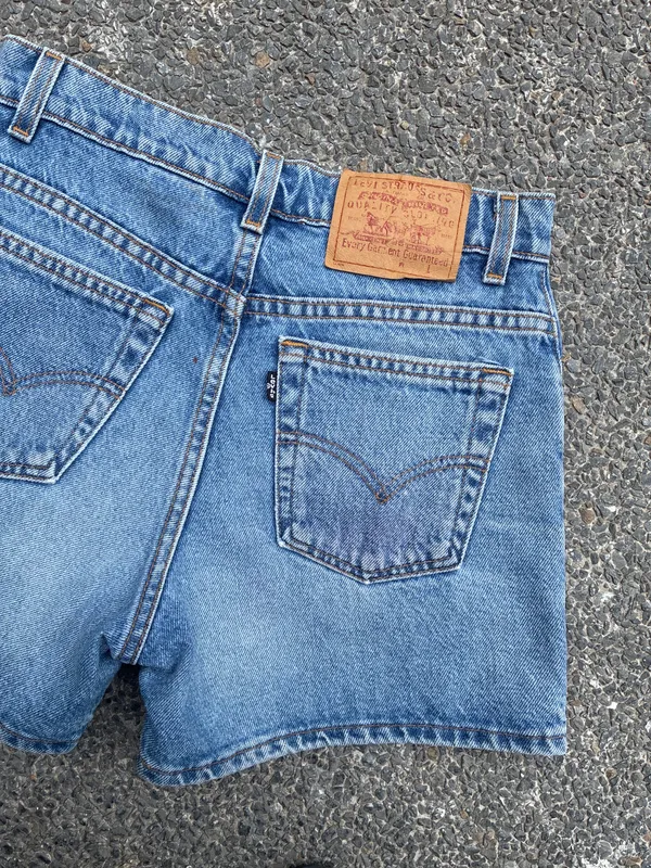 SHORT JEAN LEVIS